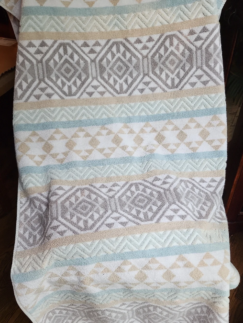 Artisan De Luxe Pastel Geometric Pattern Bath Towel Set - Light Blue & Beige GUC